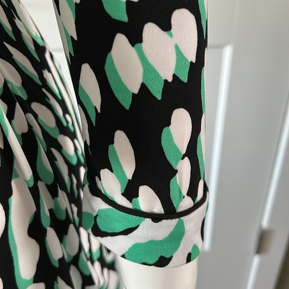 BCBGMAXAZRIA Adele Wrap dress - Picture 6 of 14